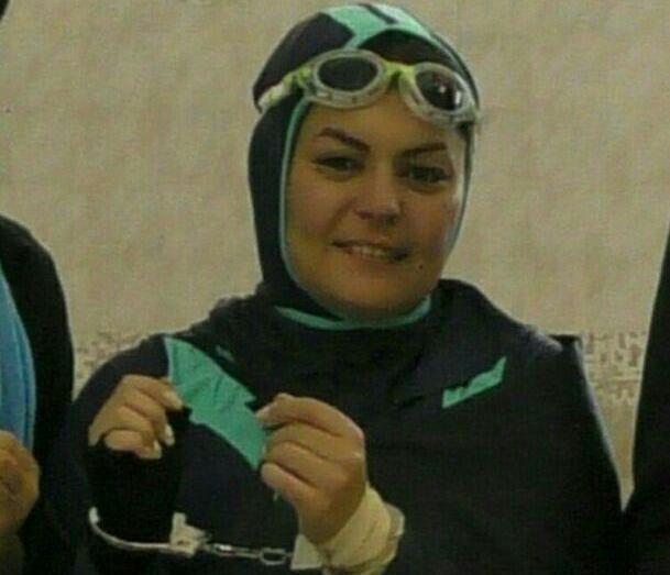 زن ایرانی رکورد شنا با دستان بسته را در دنیاشکست+عکس زن ایرانی رکورد شنا با دستان بسته را در دنیاشکست+عکس