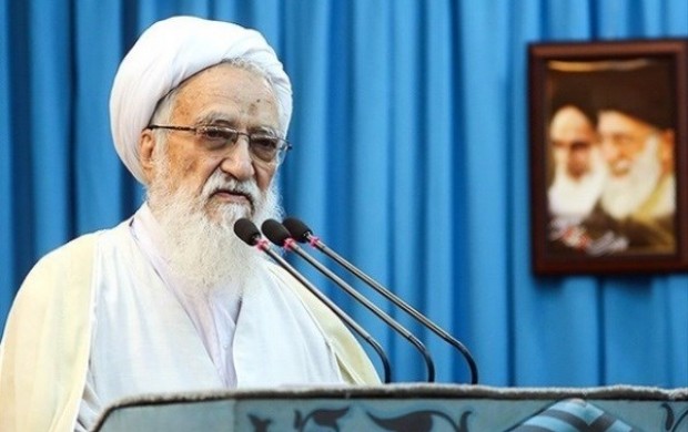 کارگر دو میلیون بگیرد و مدیر 17 میلیون، کجای این عدالت است؟ کارگر دو میلیون بگیرد و مدیر 17 میلیون، کجای این عدالت است؟