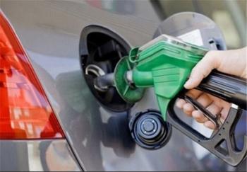  اصرار دولت برای گران کردن بنزین