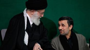 محمود احمدی نژاد برای رهبر انقلاب نامه نوشت