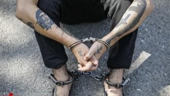 دستگیری سارق سابقه دار هنگام سرقت ضبط باند خوردو ۲۰۶