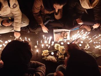  تجمع دانشجویان دانشگاه‌های شریف و امیرکبیر در اعتراض به سانحه هواپیمای اوکراینی+تصاویر