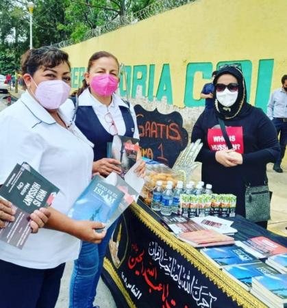  توزیع کتاب "این است اسلام" به زبان اسپانیایی نوشته "محمد حسن قدیری ابیانه" در مکزیک توسط شیعیان نو مسلمان در مکزیک‌
