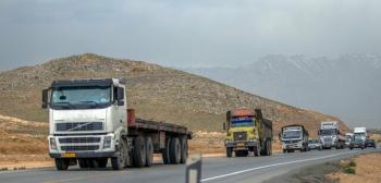 دلیل تشکیل صف‌های کیلومتری کامیون در مرز بازرگان