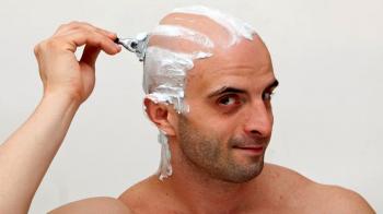 از تاثیرات منفی تیغ زدن موها بر ریزش مو چه می دانید