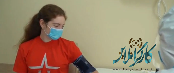 لحظه ای که واکسن کرونا به دختر پوتین تزریق شد لحظه ای که واکسن کرونا به دختر پوتین تزریق شد