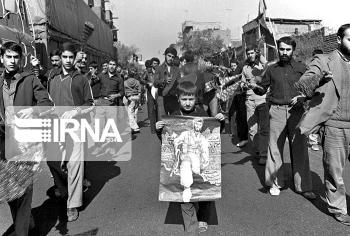 دسته عزاداری زنجیر زن در تهران محرم سال 1360